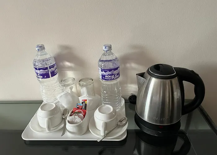 Square Hotel 3*