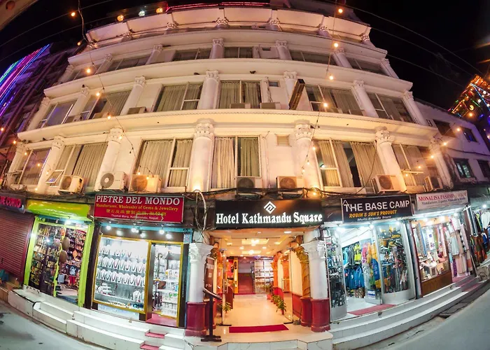Square Hotel 3*