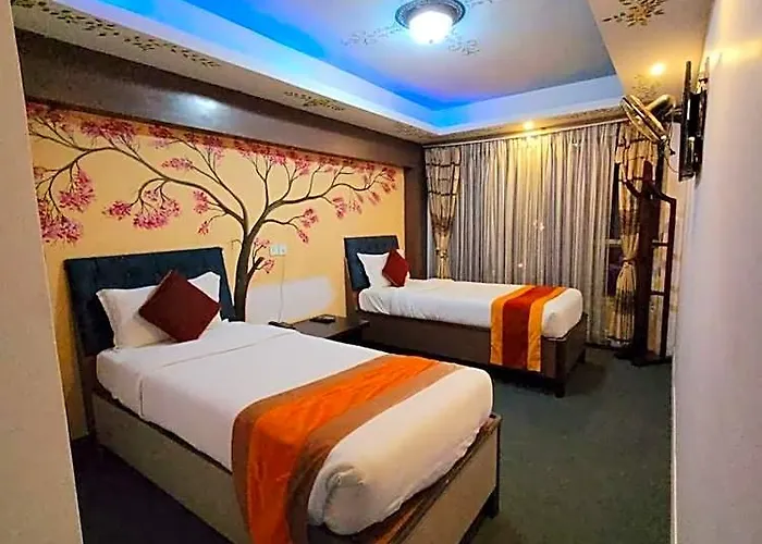 Hotel Square 3*