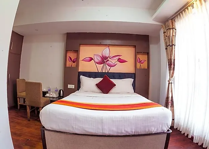 Hotel Square 3*