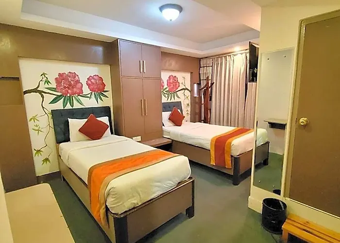 Square Hotel 3*